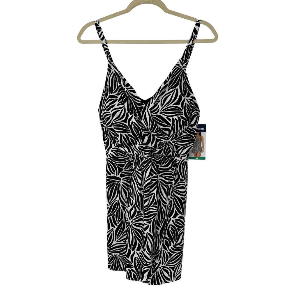 NEW Lands’ End Black White Floral Swim Dress Built In Bottom Tummy Control XL